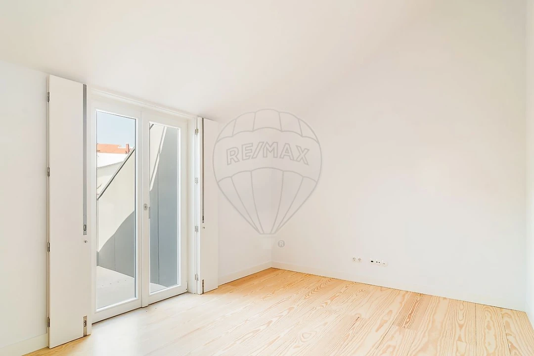 Apartamento T3 para Venda em Santo António Foto 25
