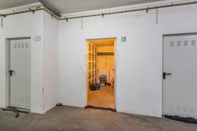 Apartamento T3 para Venda em Marvila, Ribeira Santarém, São Salvador, São Nicolau