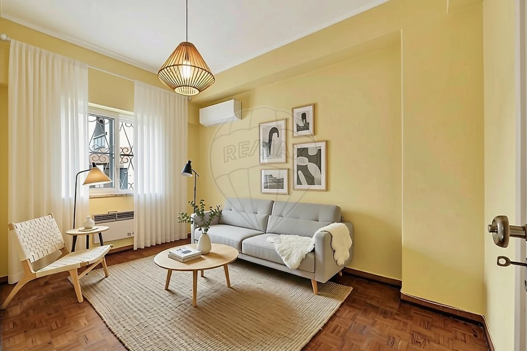 Apartamento T2 para Arrendamento em Benfica Foto 2