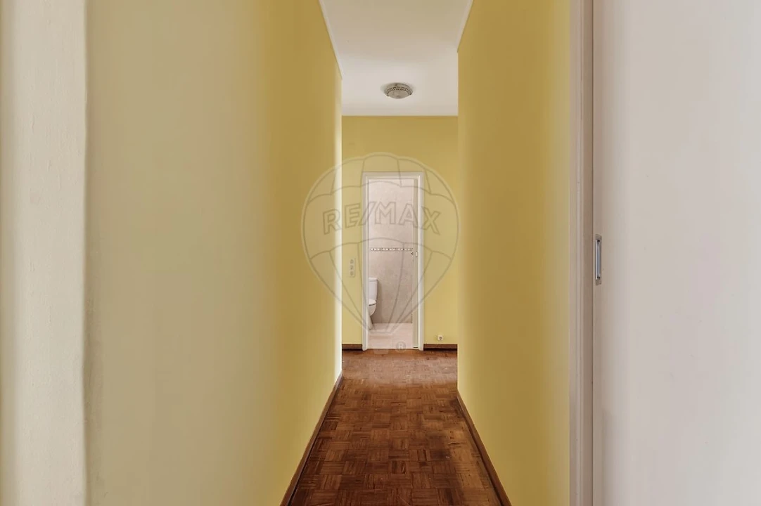 Apartamento T2 para Arrendamento em Benfica Foto 2