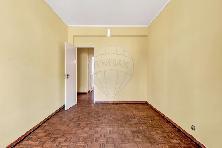 Apartamento T2 para Arrendamento em Benfica Foto 13