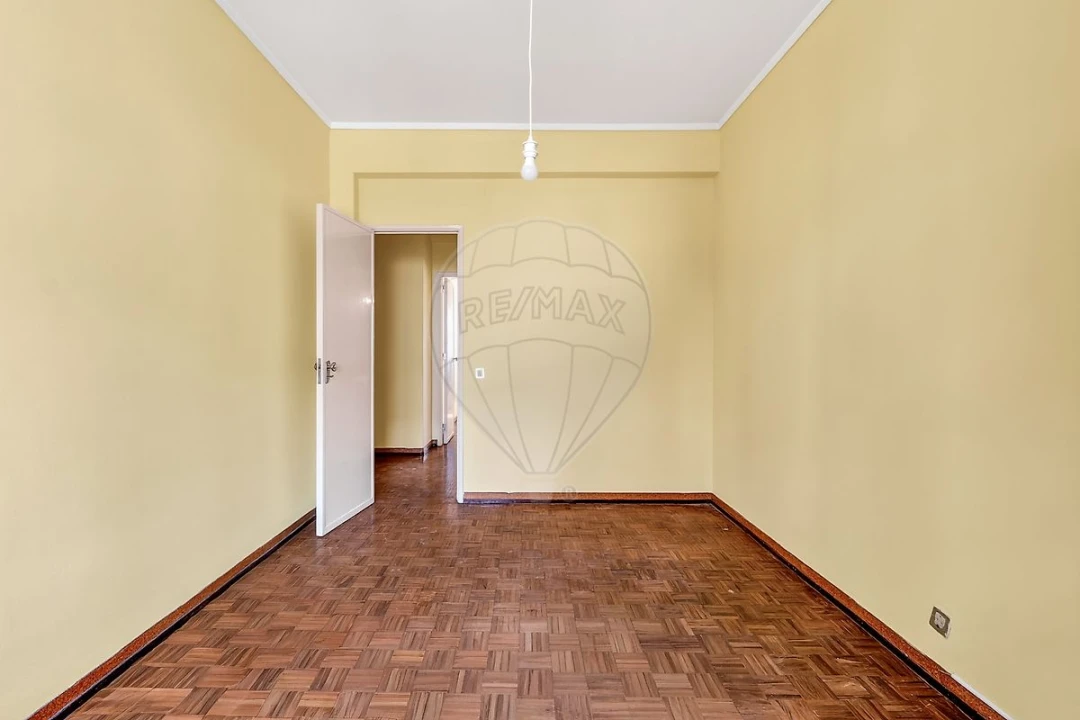 Apartamento T2 para Arrendamento em Benfica Foto 13