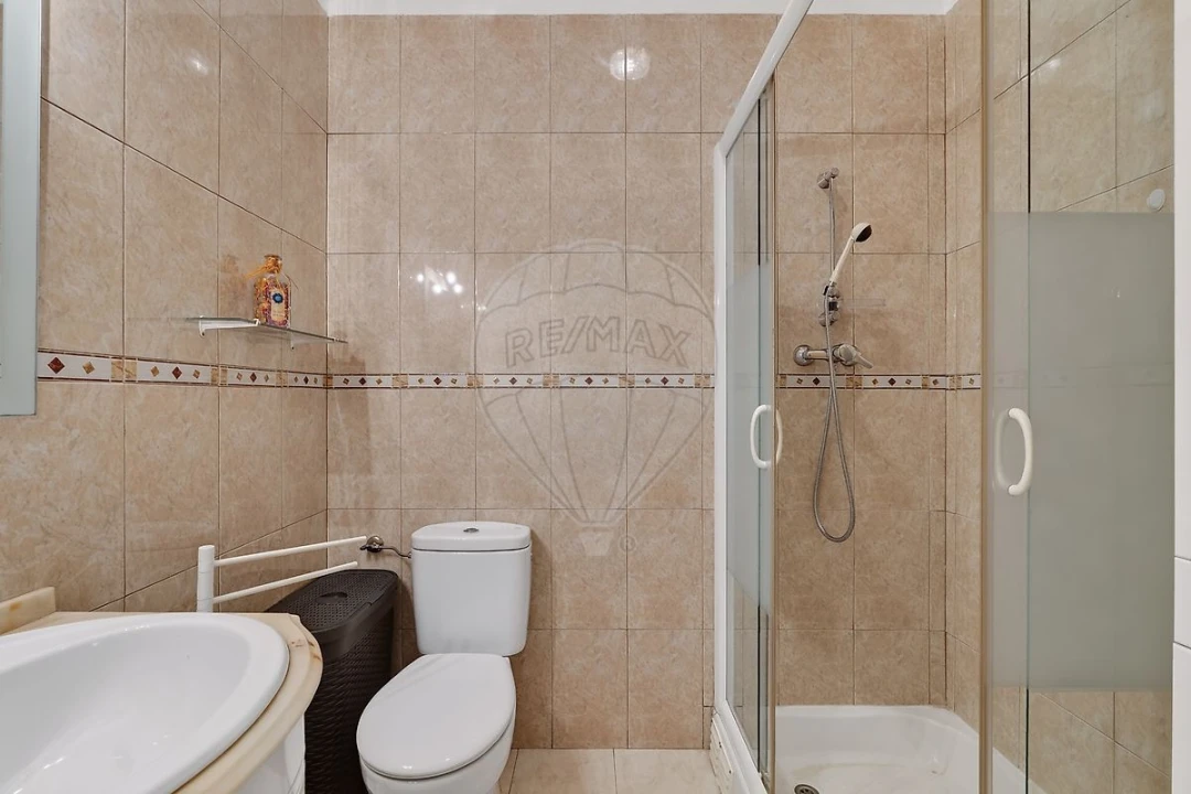 Apartamento T2 para Arrendamento em Benfica Foto 10
