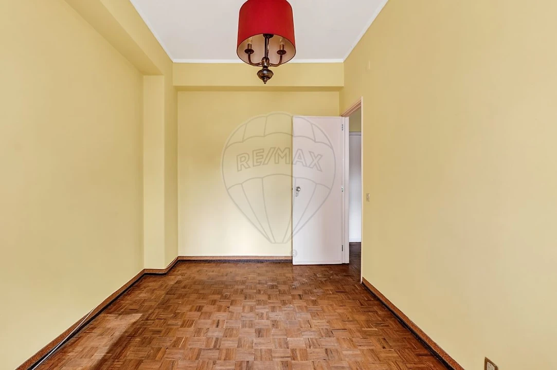 Apartamento T2 para Arrendamento em Benfica Foto 7