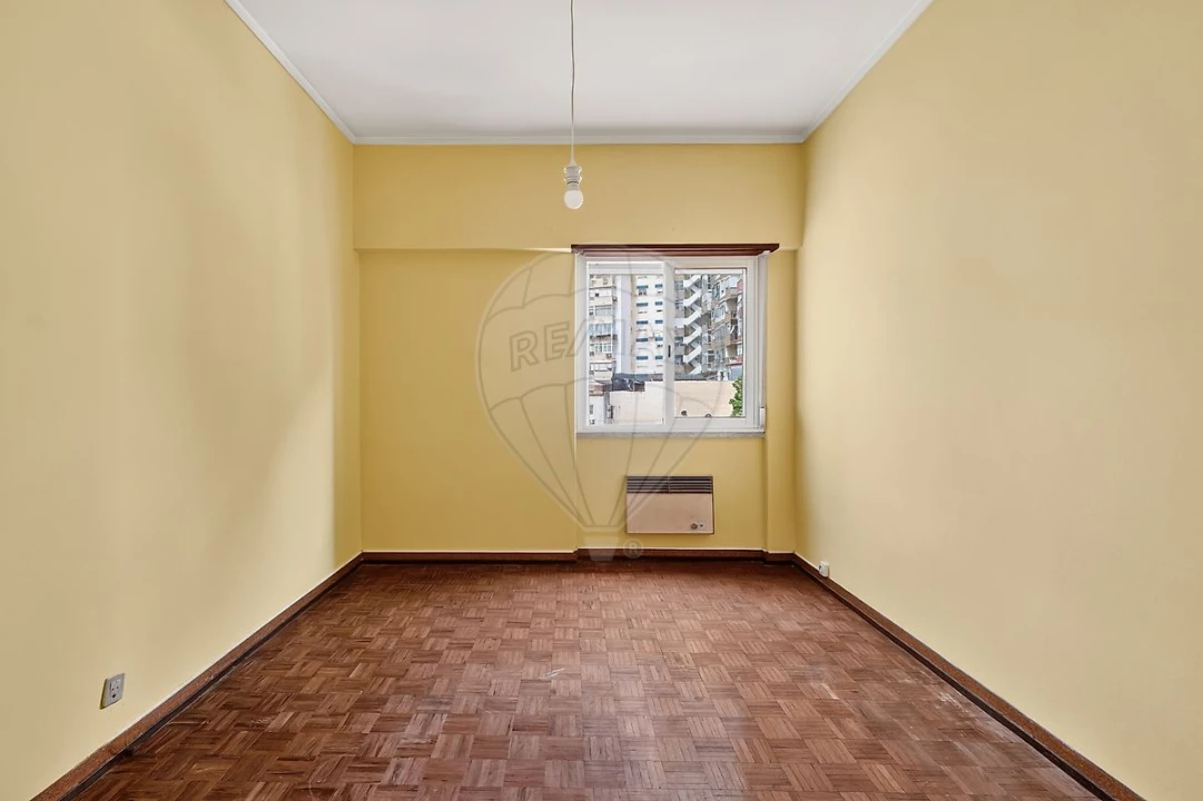 Apartamento T2 para Arrendamento em Benfica Foto 11