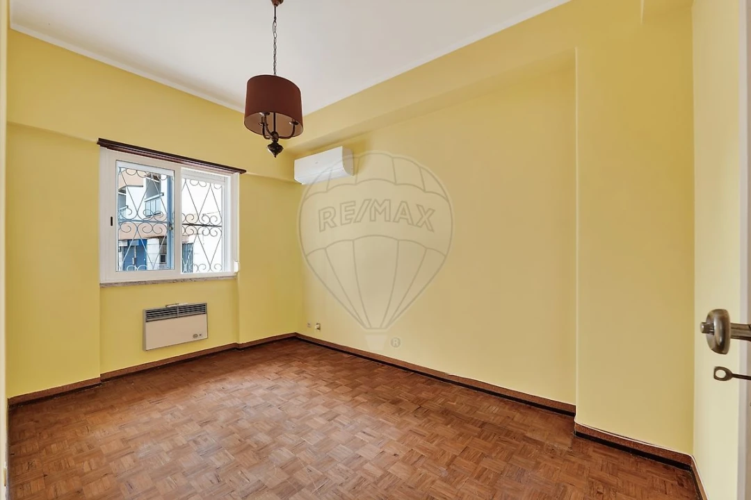 Apartamento T2 para Arrendamento em Benfica Foto 5