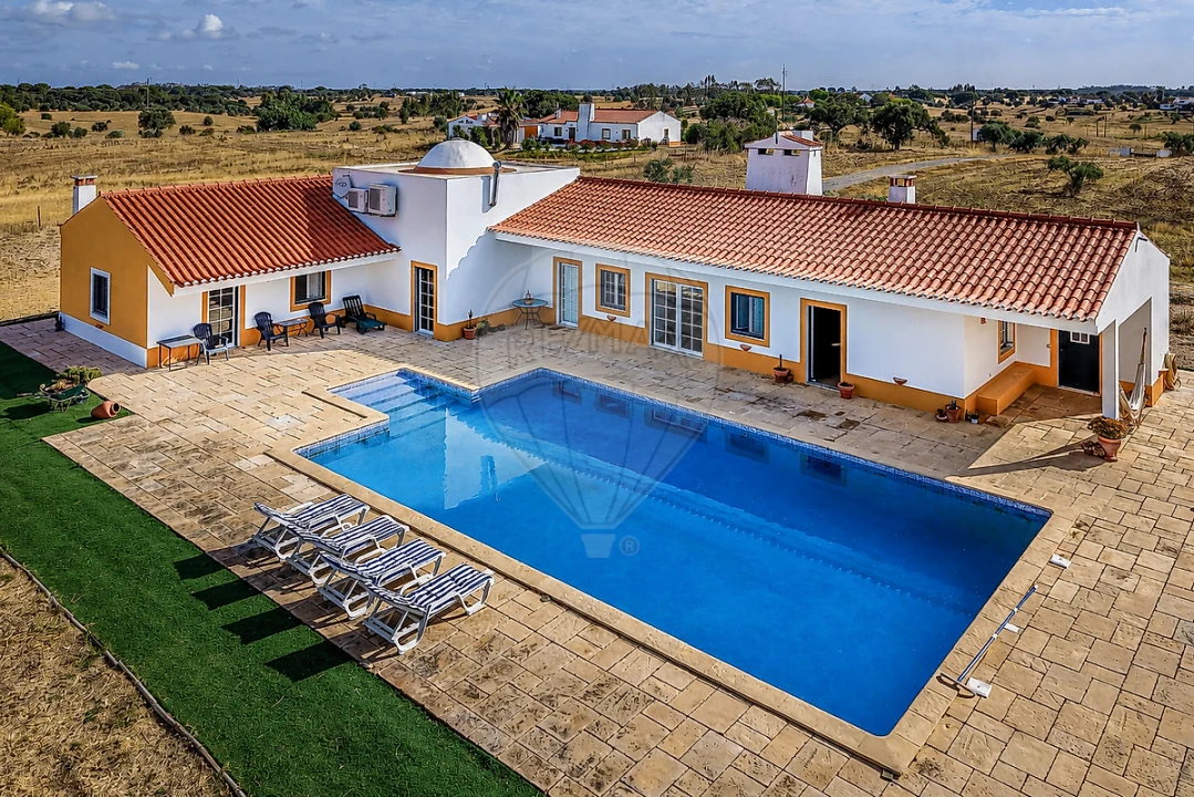 Quinta T3 para Venda em Ferreira do Alentejo e Canhestros Foto 1
