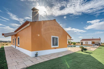 Quinta T3 para Venda em Ferreira do Alentejo e Canhestros