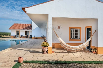 Quinta T3 para Venda em Ferreira do Alentejo e Canhestros