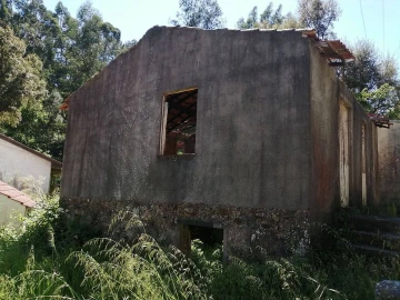 Moradia T2 para Venda em Caldas de São Jorge e Pigeiros