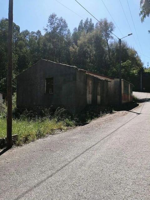 Moradia T2 para Venda em Caldas de São Jorge e Pigeiros