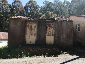 Moradia T2 para Venda em Caldas de São Jorge e Pigeiros