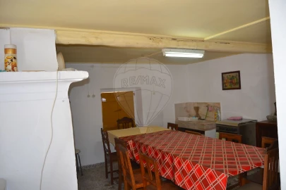 Moradia T3 para Venda em Ribeira de Nisa e Carreiras