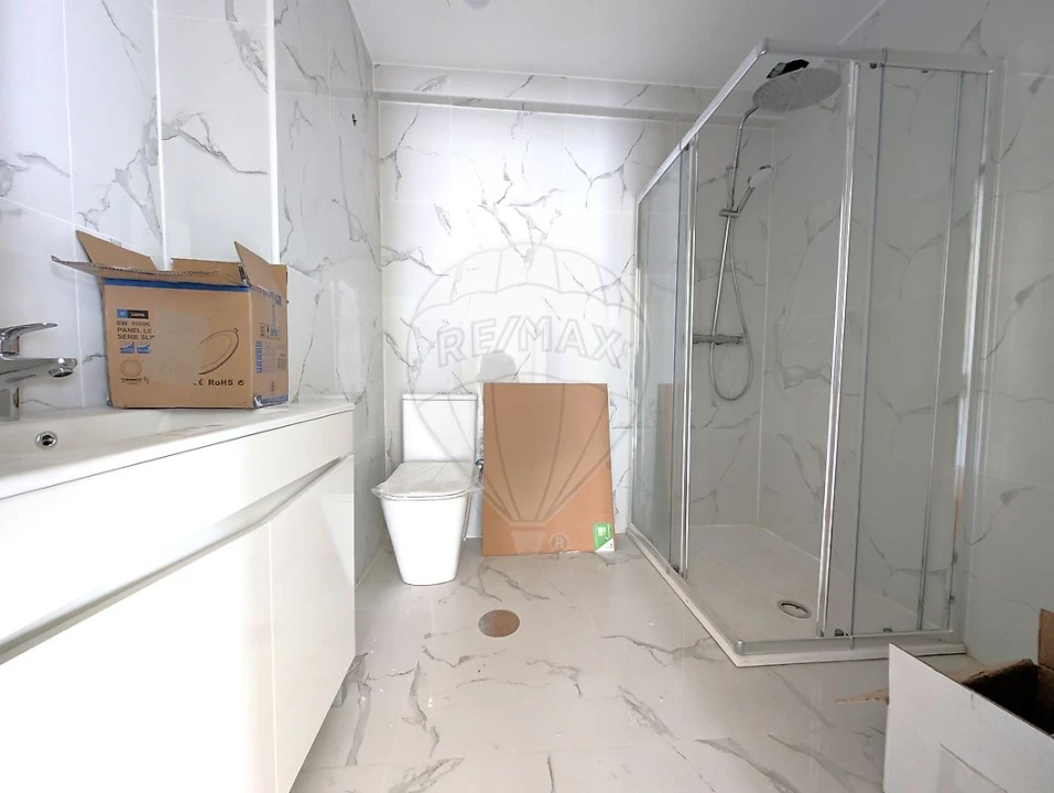 Apartamento T1 para Venda em Ovar, São João, Arada e São Vicente de Pereira Jusã Foto 1