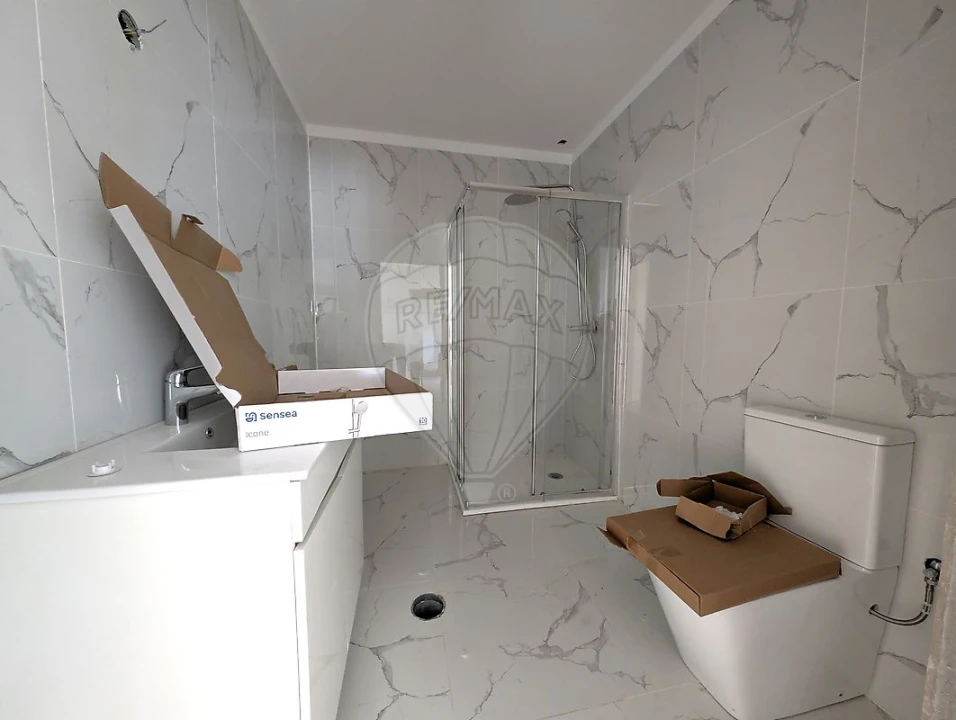 Apartamento T1 para Venda em Ovar, São João, Arada e São Vicente de Pereira Jusã Foto 2