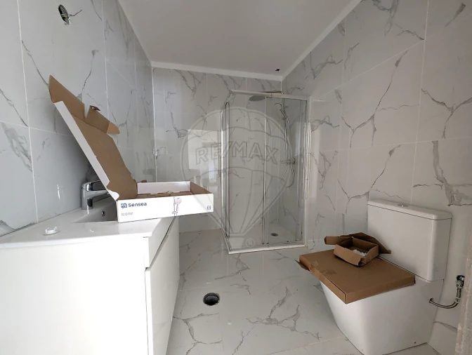 Apartamento T1 para Venda em Ovar, São João, Arada e São Vicente de Pereira Jusã Foto 2