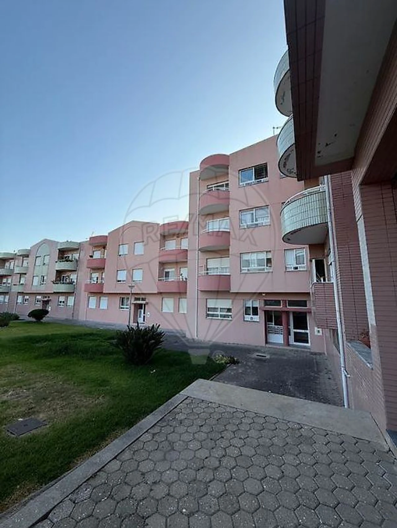 Apartamento T2 para Venda em Santa Maria de Lamas Foto 18
