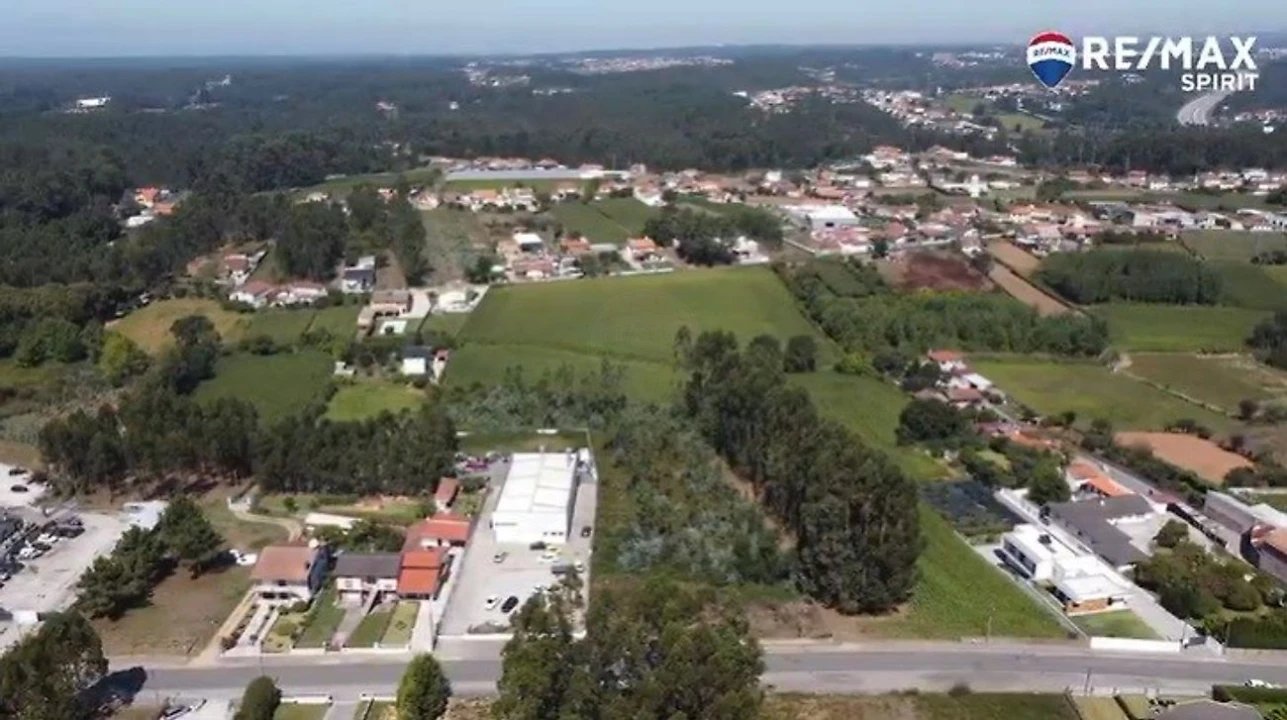 Terreno para Venda em São Miguel do Souto e Mosteirô Foto 3