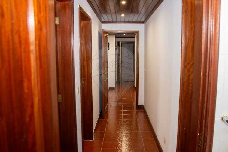 Apartamento T3 para Arrendamento em Glória e Vera Cruz Foto 5