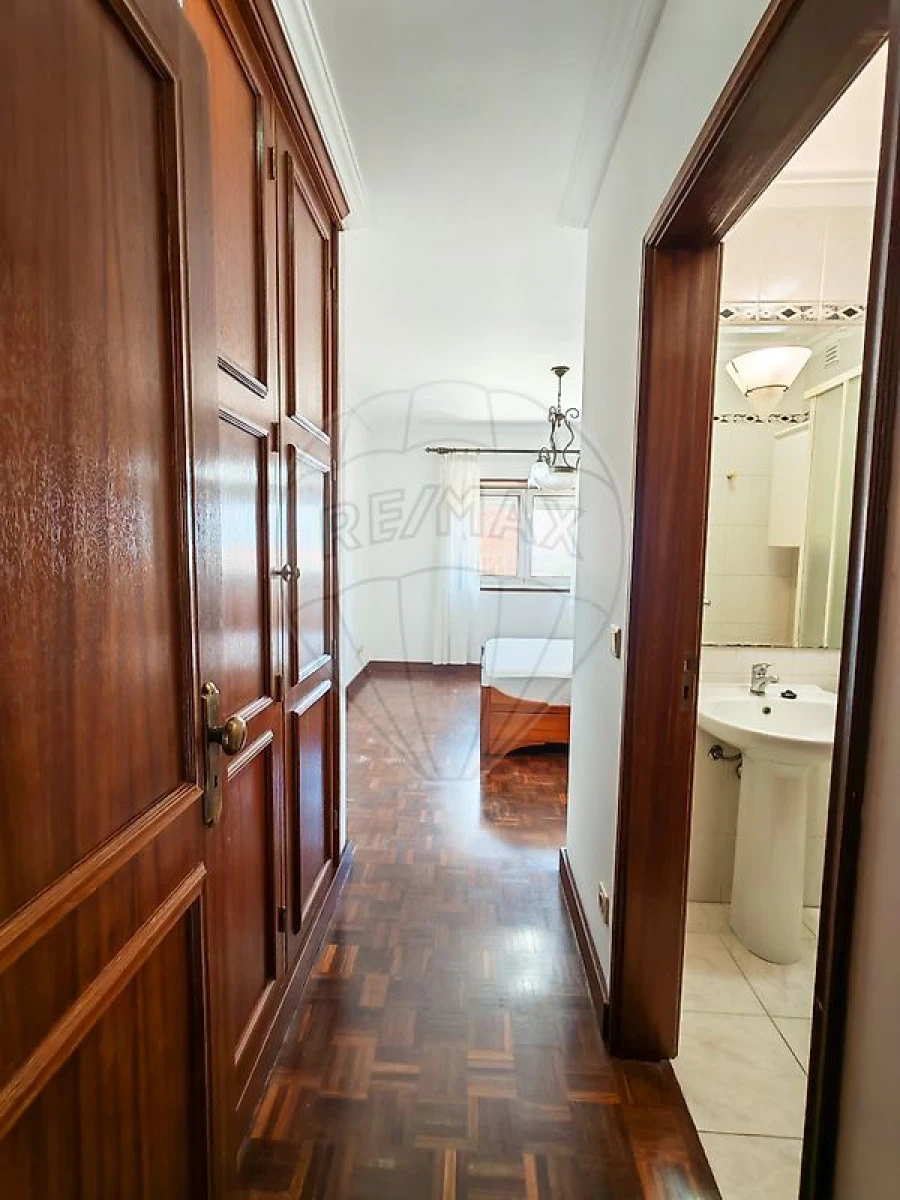Apartamento T3 para Arrendamento em Glória e Vera Cruz Foto 7