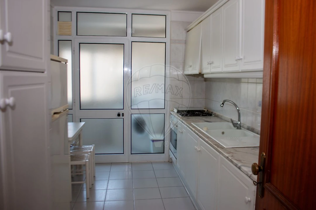 Apartamento T3 para Arrendamento em Glória e Vera Cruz Foto 12