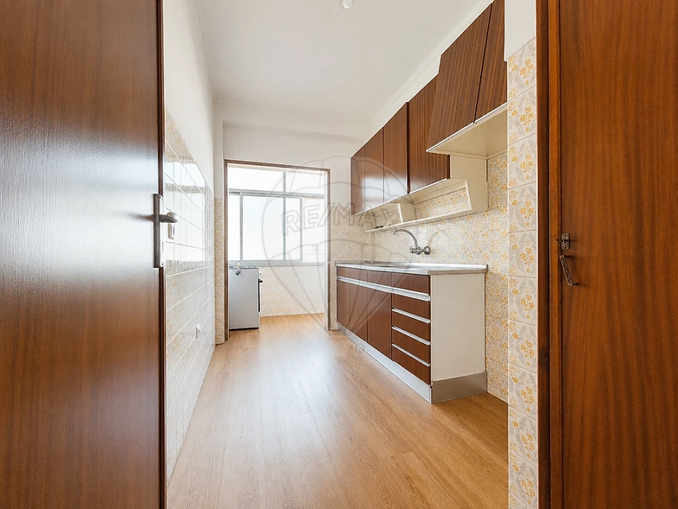 Apartamento T1 para Venda em Póvoa de Santa Iria e Forte da Casa Foto 8