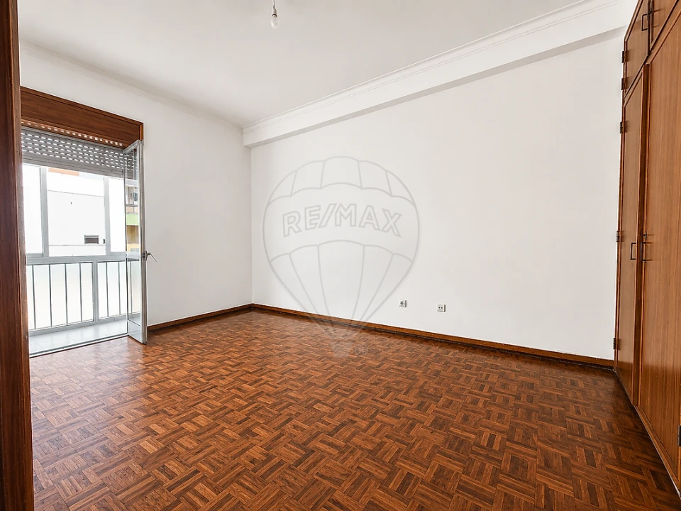 Apartamento T1 para Venda em Póvoa de Santa Iria e Forte da Casa Foto 11