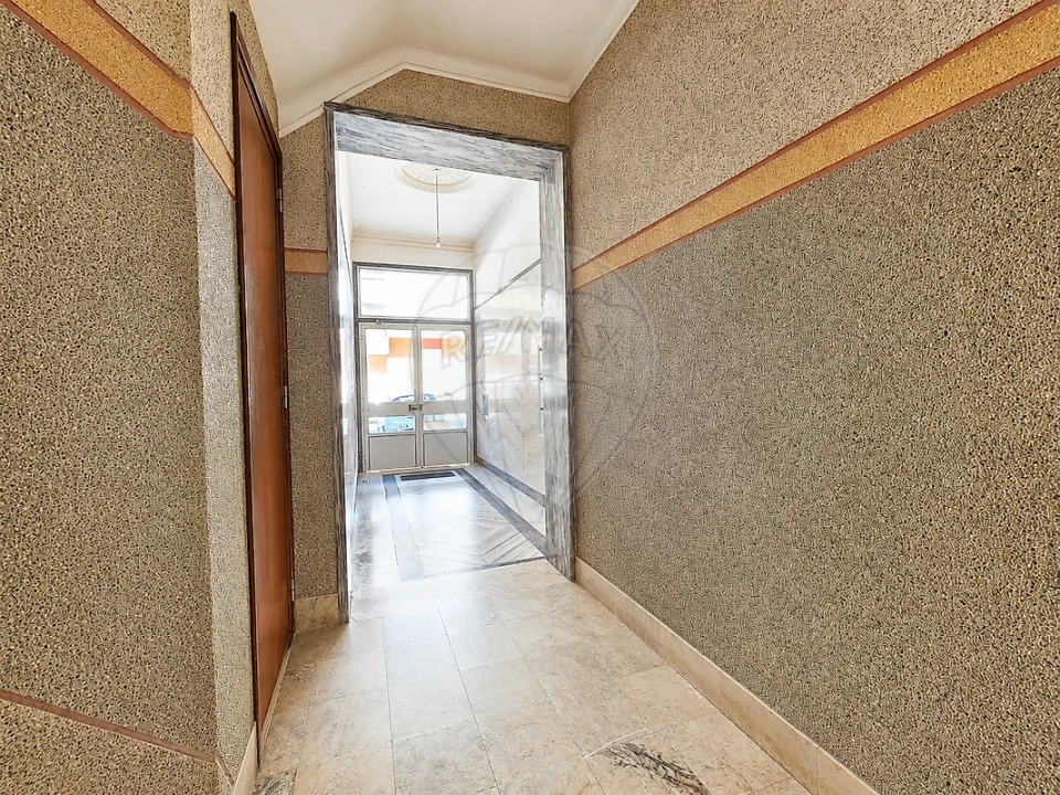 Apartamento T1 para Venda em Póvoa de Santa Iria e Forte da Casa Foto 16