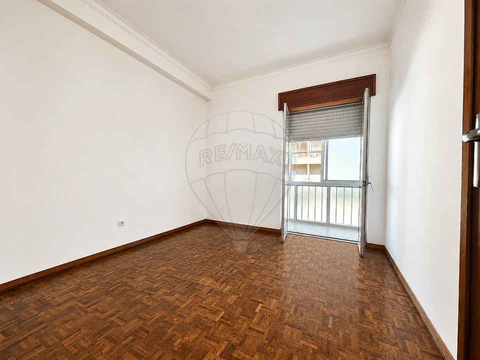 Apartamento T1 para Venda em Póvoa de Santa Iria e Forte da Casa Foto 1