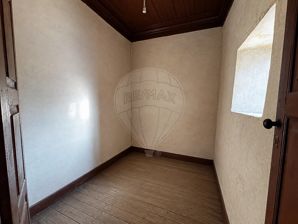 Moradia T5 para Venda em Celeiros Foto 36
