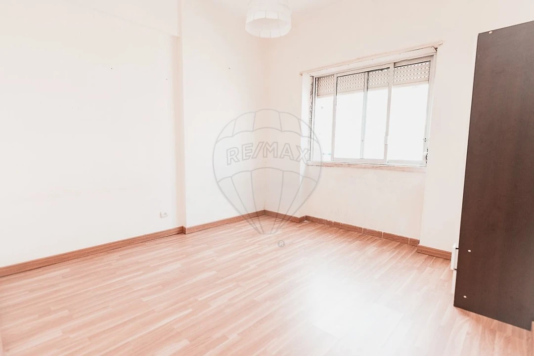 Apartamento T1 para Venda em Seixal, Arrentela e Aldeia de Paio Pires Foto 7