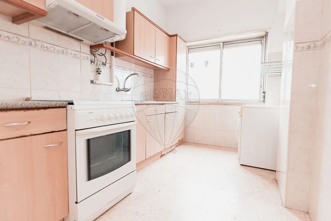 Apartamento T1 para Venda em Seixal, Arrentela e Aldeia de Paio Pires Foto 3
