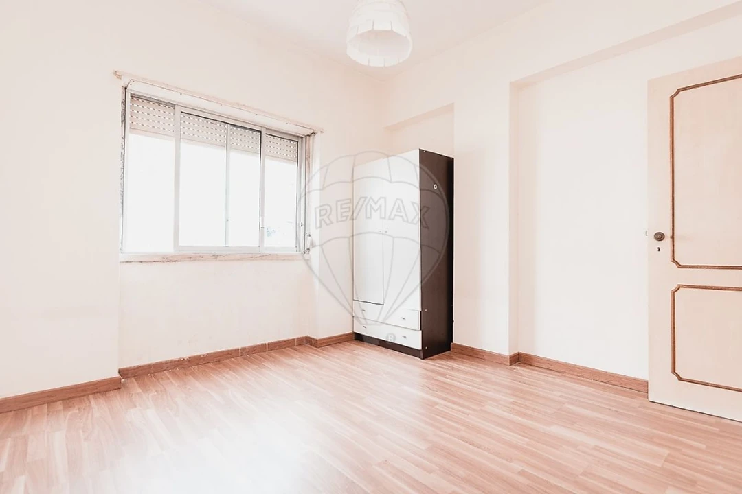 Apartamento T1 para Venda em Seixal, Arrentela e Aldeia de Paio Pires Foto 6