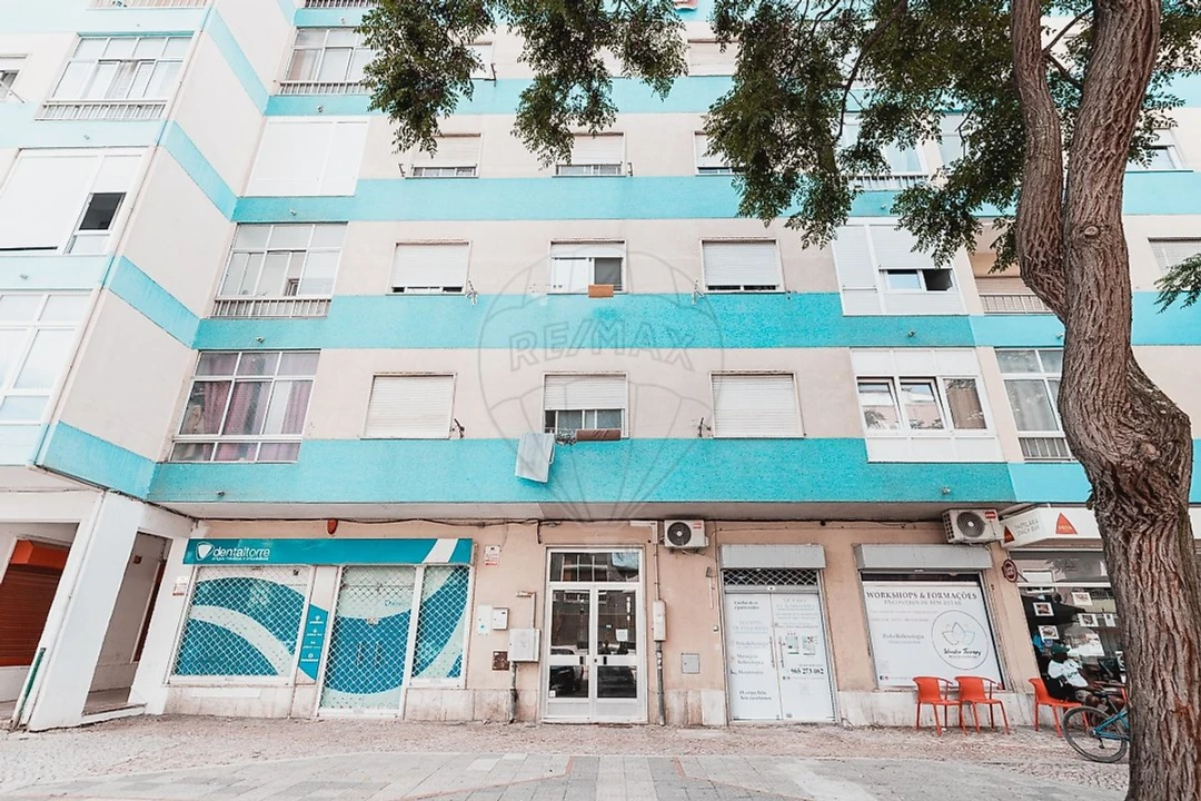 Apartamento T1 para Venda em Seixal, Arrentela e Aldeia de Paio Pires Foto 13