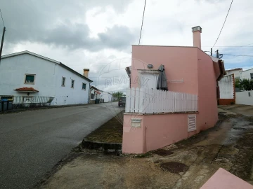 Moradia T2 para Venda em Antuzede e Vil de Matos
