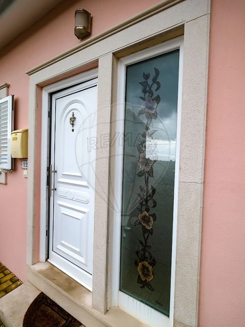 Moradia T2 para Venda em Antuzede e Vil de Matos