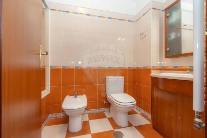 Apartamento T4 para Arrendamento em Sé Nova, Santa Cruz, Almedina e São Bartolomeu