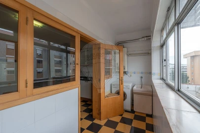 Apartamento T4 para Arrendamento em Sé Nova, Santa Cruz, Almedina e São Bartolomeu
