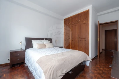 Apartamento T4 para Arrendamento em Sé Nova, Santa Cruz, Almedina e São Bartolomeu