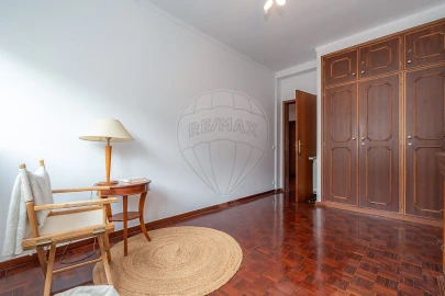 Apartamento T4 para Arrendamento em Sé Nova, Santa Cruz, Almedina e São Bartolomeu