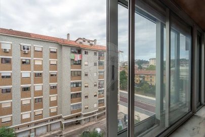 Apartamento T4 para Arrendamento em Sé Nova, Santa Cruz, Almedina e São Bartolomeu