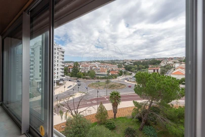 Apartamento T4 para Arrendamento em Sé Nova, Santa Cruz, Almedina e São Bartolomeu