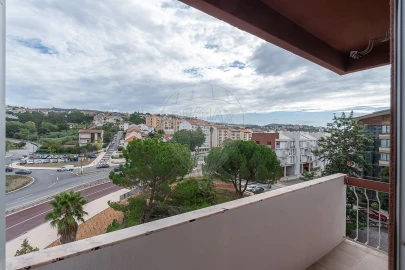 Apartamento T4 para Arrendamento em Sé Nova, Santa Cruz, Almedina e São Bartolomeu