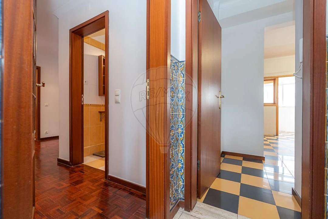 Apartamento T4 para Arrendamento em Sé Nova, Santa Cruz, Almedina e São Bartolomeu Foto 5