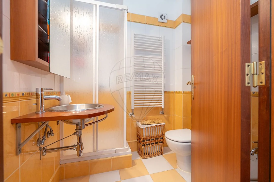 Apartamento T4 para Arrendamento em Sé Nova, Santa Cruz, Almedina e São Bartolomeu Foto 18