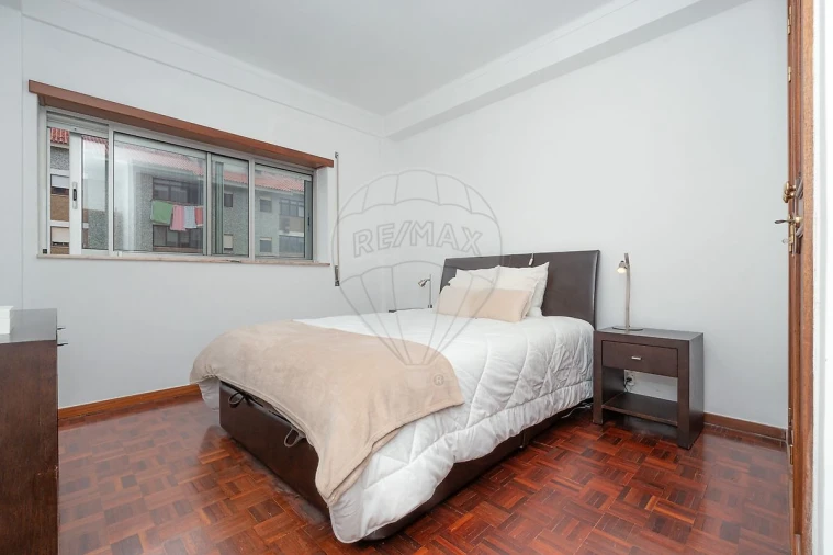 Apartamento T4 para Arrendamento em Sé Nova, Santa Cruz, Almedina e São Bartolomeu Foto 22