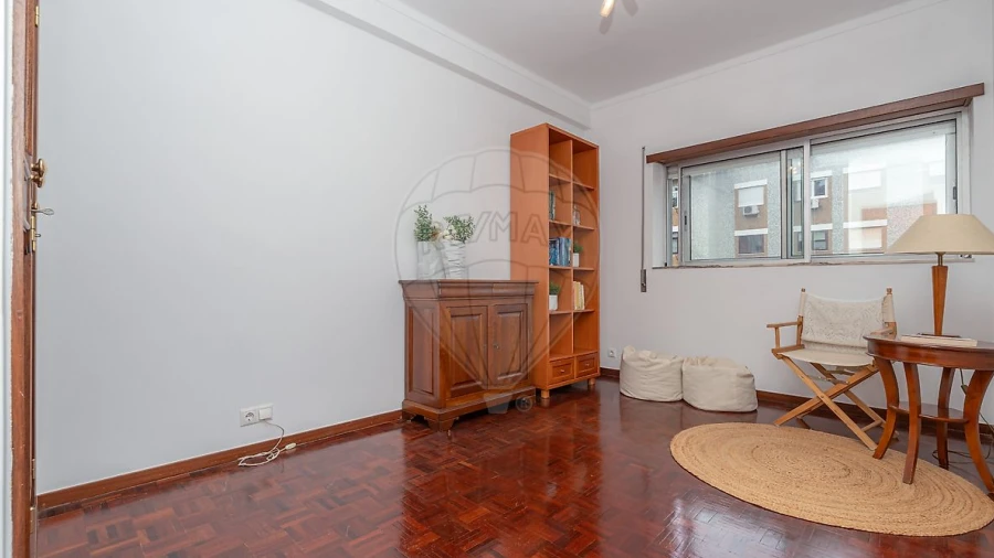 Apartamento T4 para Arrendamento em Sé Nova, Santa Cruz, Almedina e São Bartolomeu