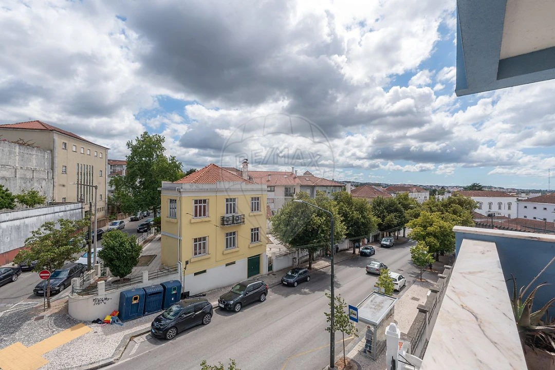 Apartamento T7 para Venda em Santo Antonio dos Olivais Foto 10
