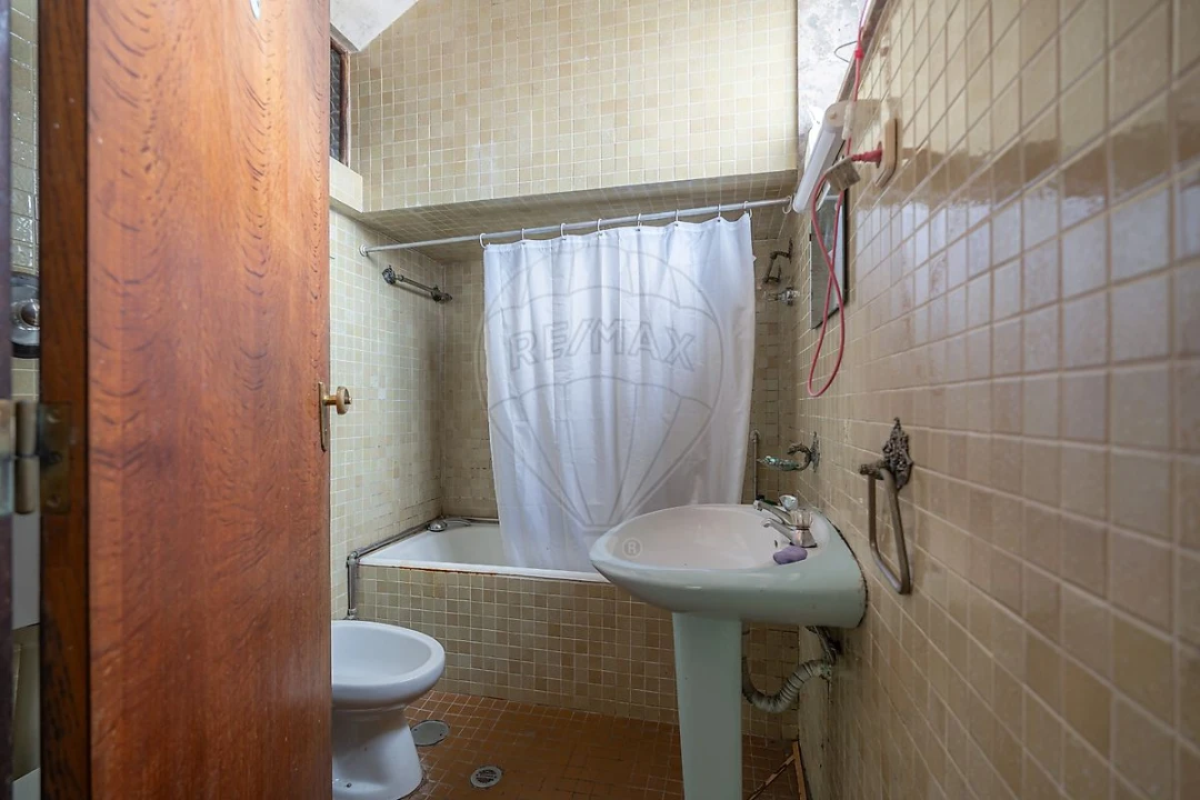 Apartamento T7 para Venda em Santo Antonio dos Olivais Foto 23