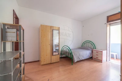 Apartamento T7 para Venda em Santo Antonio dos Olivais